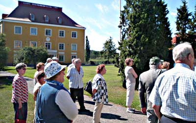 Kiertelimme ihailemassa hyvin hoidettua puistoa.