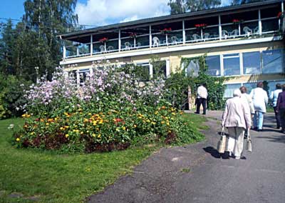 Risteilyn jälkeen siirryimme Orilammen majalle ruokailemaan.